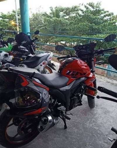 SUZUKI GIXXER RED 150  ABS 2019 MODEL  photo
