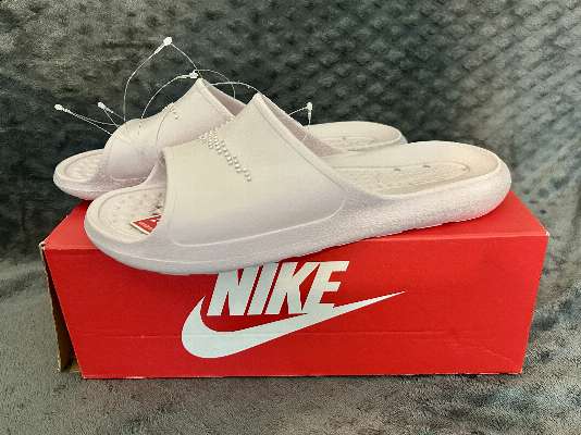 Nike slides brand new photo
