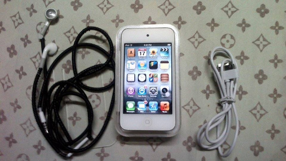 IPod Touch 64GB (4th Generation) photo