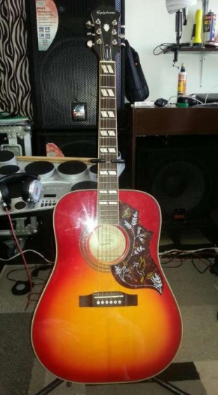Epiphone Hummingbird Acoustic Guitar photo