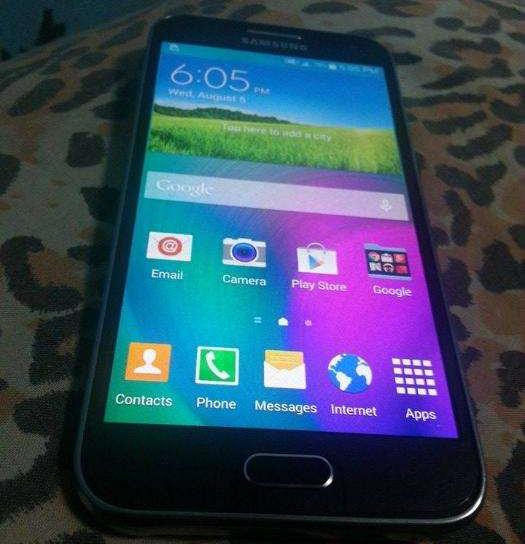 Samsung Galaxy E5 duos photo