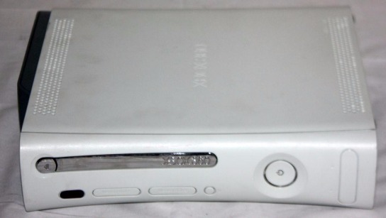 XBOX 360 Slim White 20GB Premium U.S!!Rush Sale!! Unit and Games Only!! photo