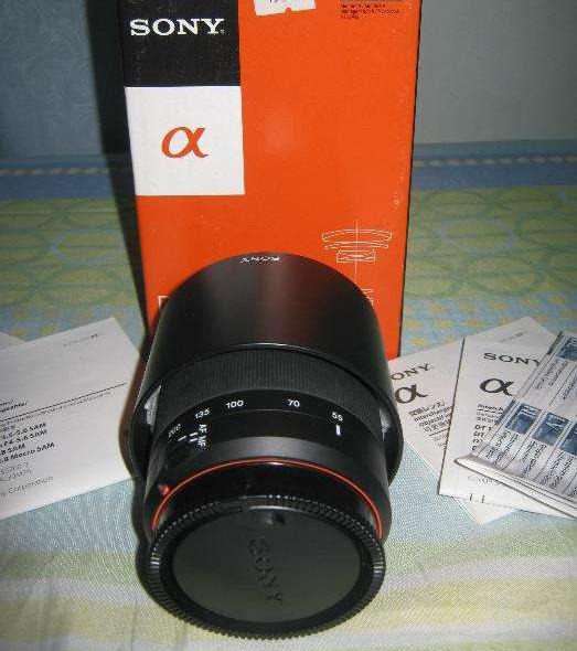 Sony DT55-200mm F4-5.6 SAM (SAL55200-2) Camera Lens photo