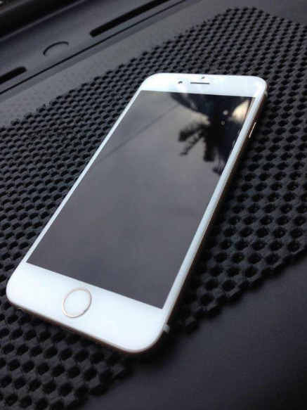 Iphone 6 Factory unlocked Gold 16gb 8.4.1 version photo