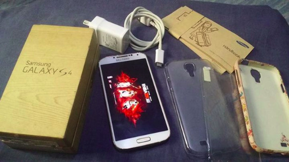 Samsung Galaxy S4 4G LTE photo