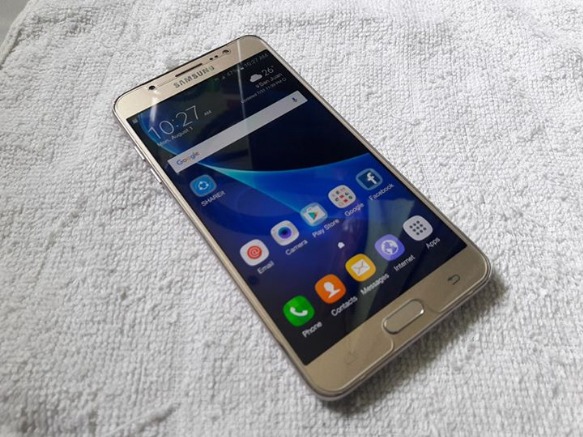 Samsung Galaxy J7 2016 Gold 12 Days old photo