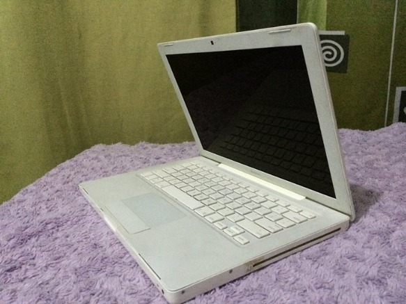 Apple Macbook 1,1 Laptop photo