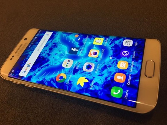 SAMSUNG S6 EDGE with Wireless Charger photo