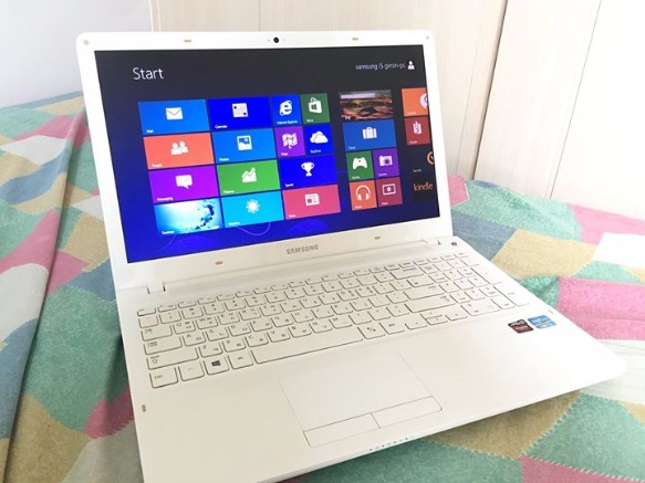 Samsung Laptop 15inch WHITE edition i5 4gb internal graphics 4gb ram photo