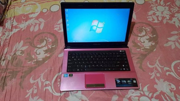 AsusTek k43sJ 14.1 inch Glossy Laptop  Core i3 SandyBridge photo