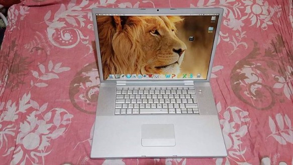 Macbook Pro 17-inch Intel core 2 duo 2.5ghz photo