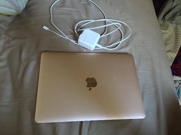 Macbook Pro Apple 13inch Gold photo