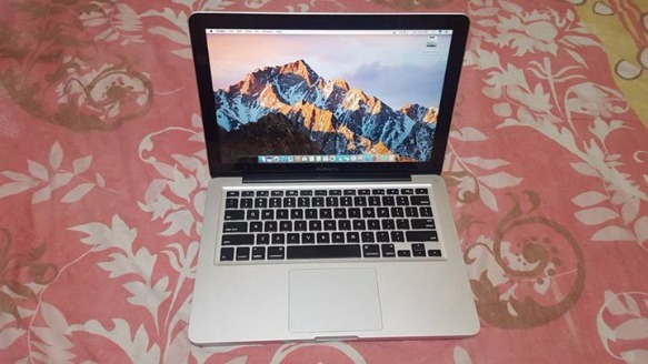 Macbook Pro 2.3 13.3 inch 2011 yr model photo