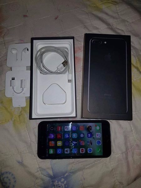 iPhone 7Plus 256GB Jet Black Factory Unlocked Complete photo