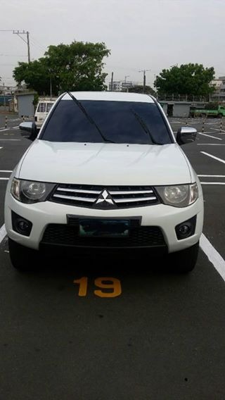 Mitsubishi strada GLX 2012 photo