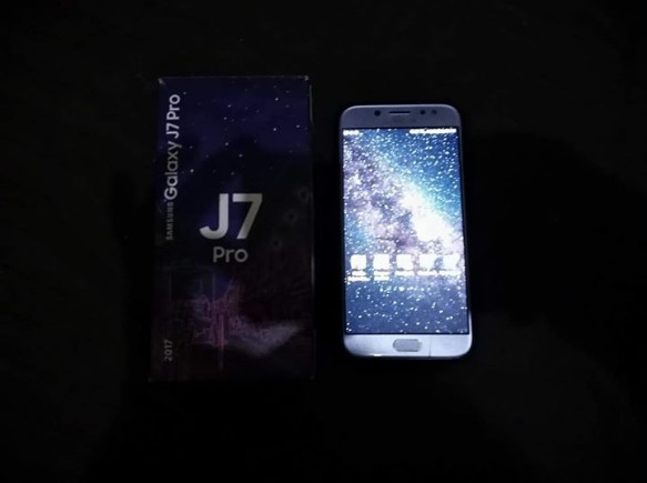 Samsung j7 pro blue photo