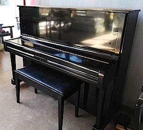 Piano Yamaha Upright photo