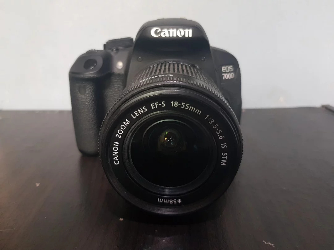 Canon 700D +Kit Lens + Bag and Tripod photo