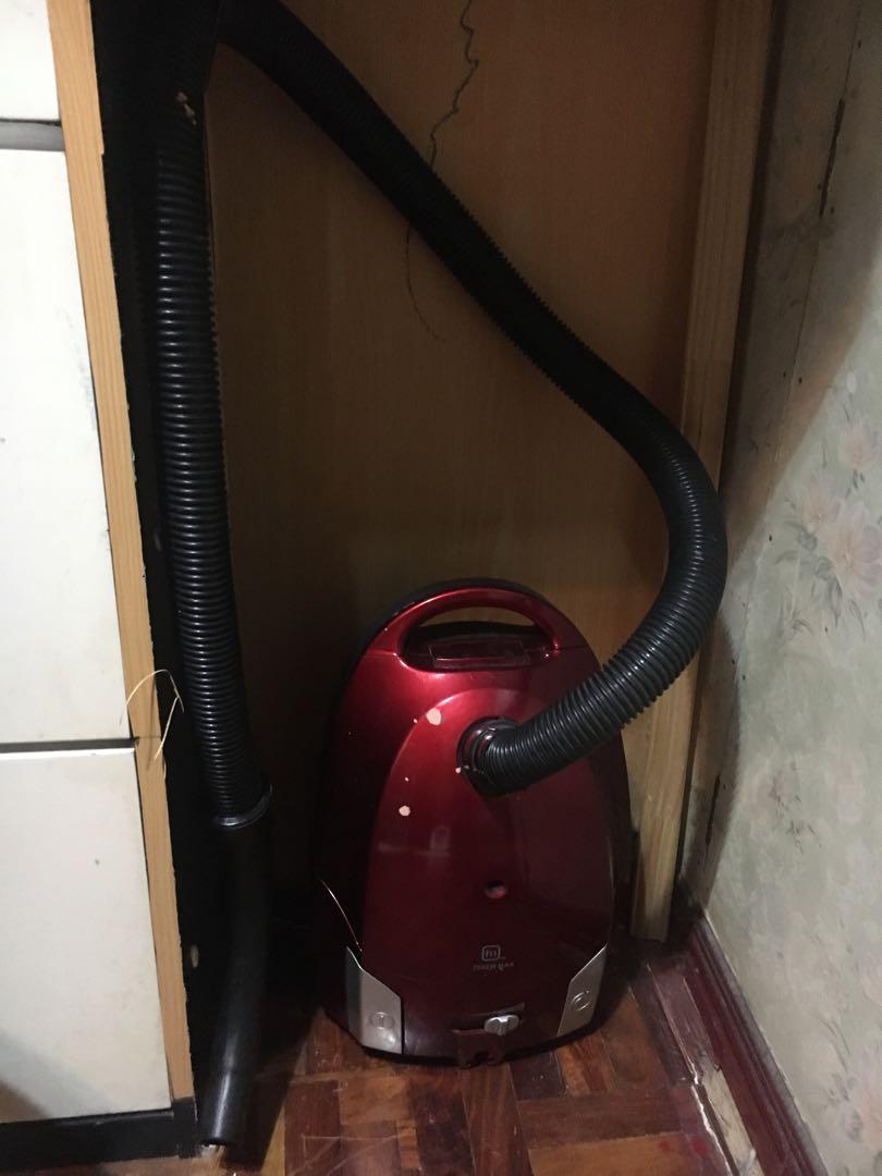 Vacuum cleaner photo