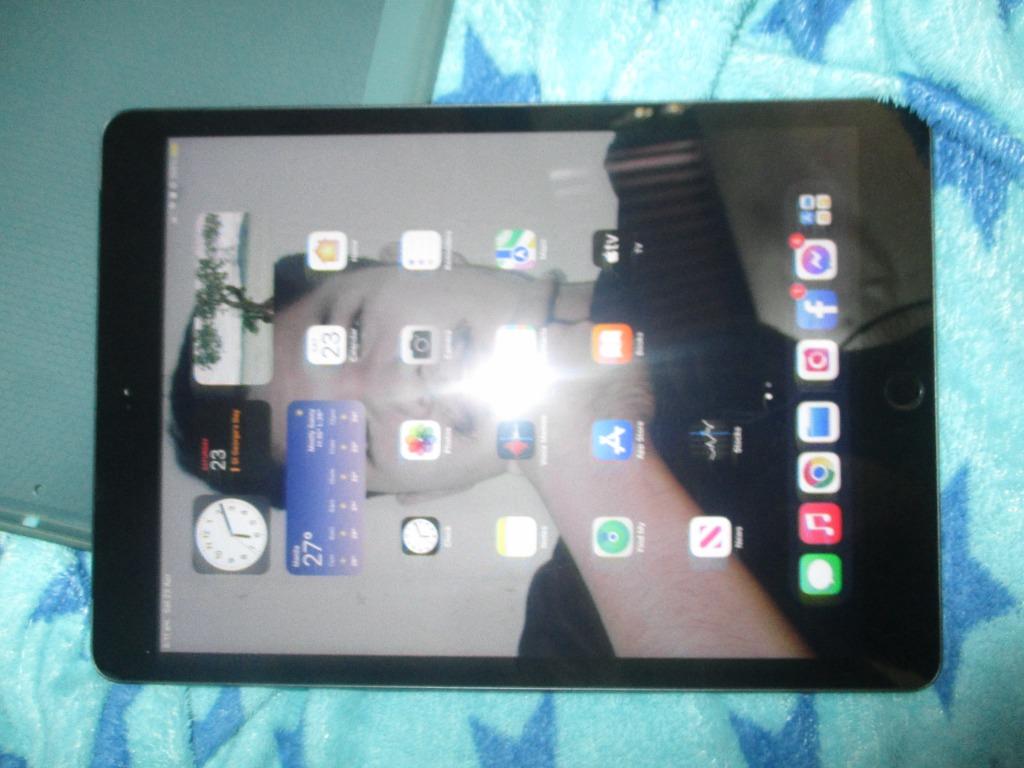 iPad 10.2 8Th Gen wifi+cellular photo
