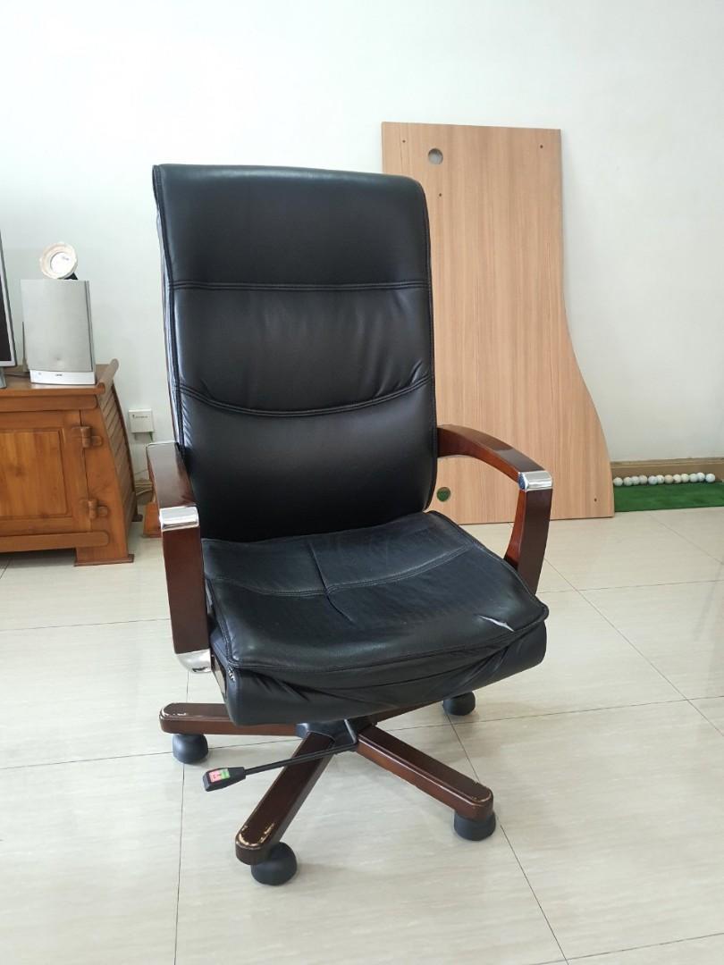 Boss chair - executive chair  photo