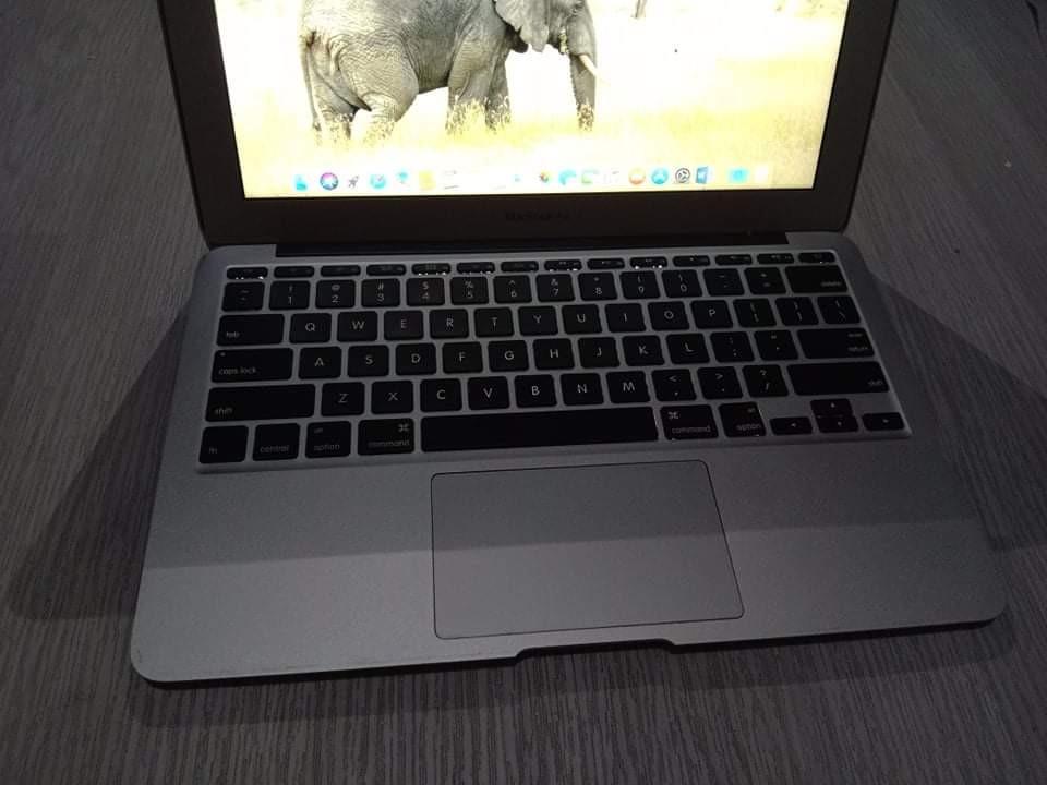 Macbook air ( 11 inch Core i5 2gb 128 ssd) 2011 photo