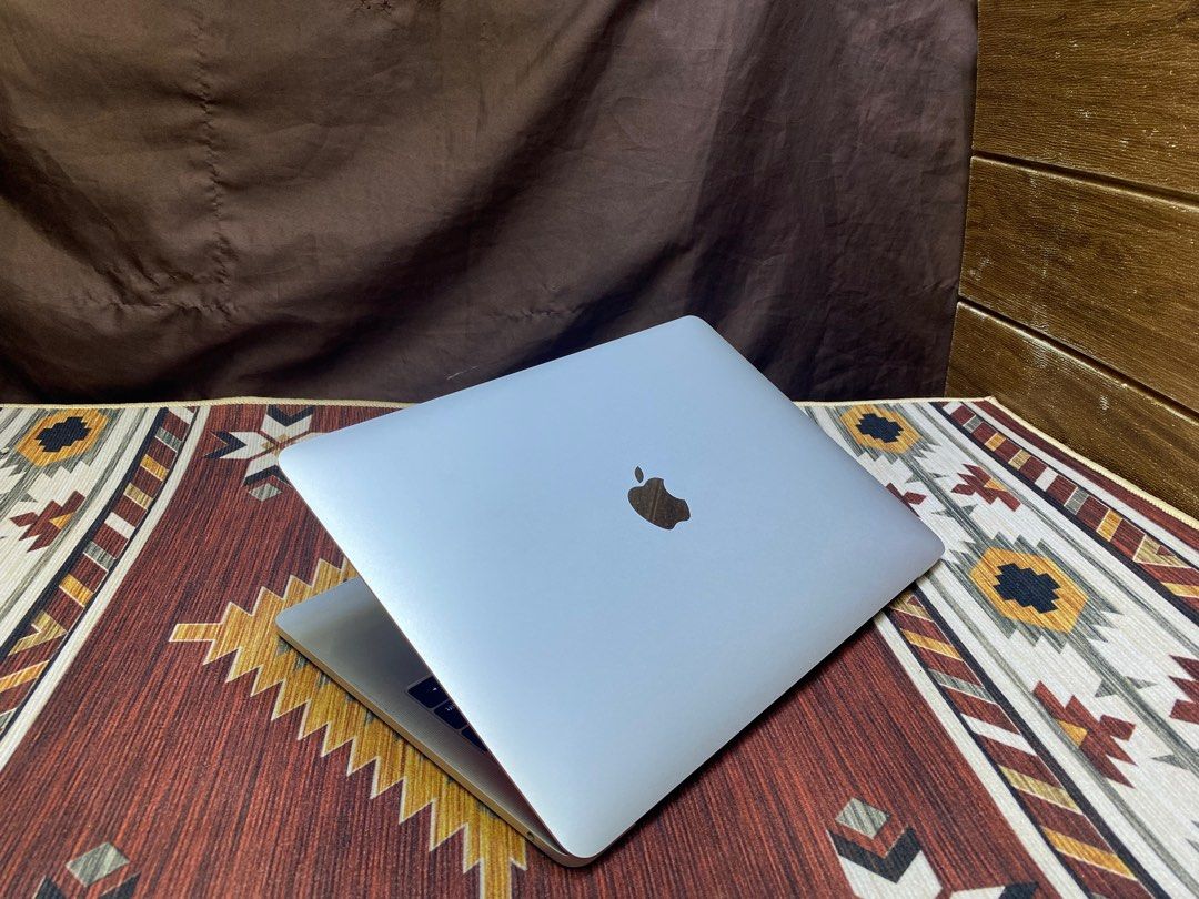 Apple MacBook Pro 2017 photo