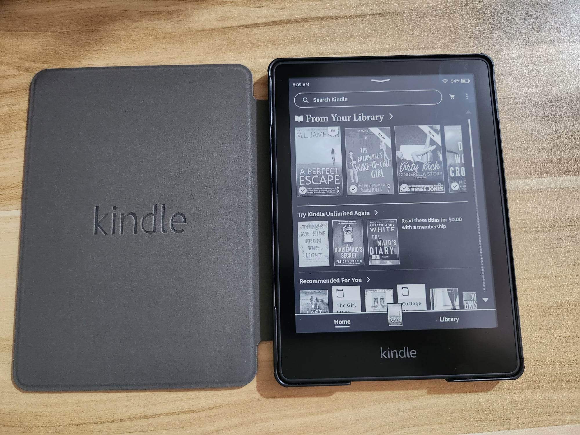 Amazon Kindle Paperwhite 5 (11th gen) photo