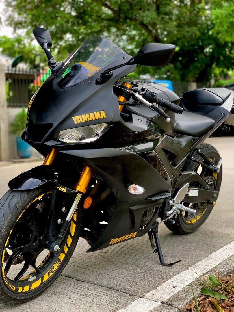 Yamaha R3 2019 photo