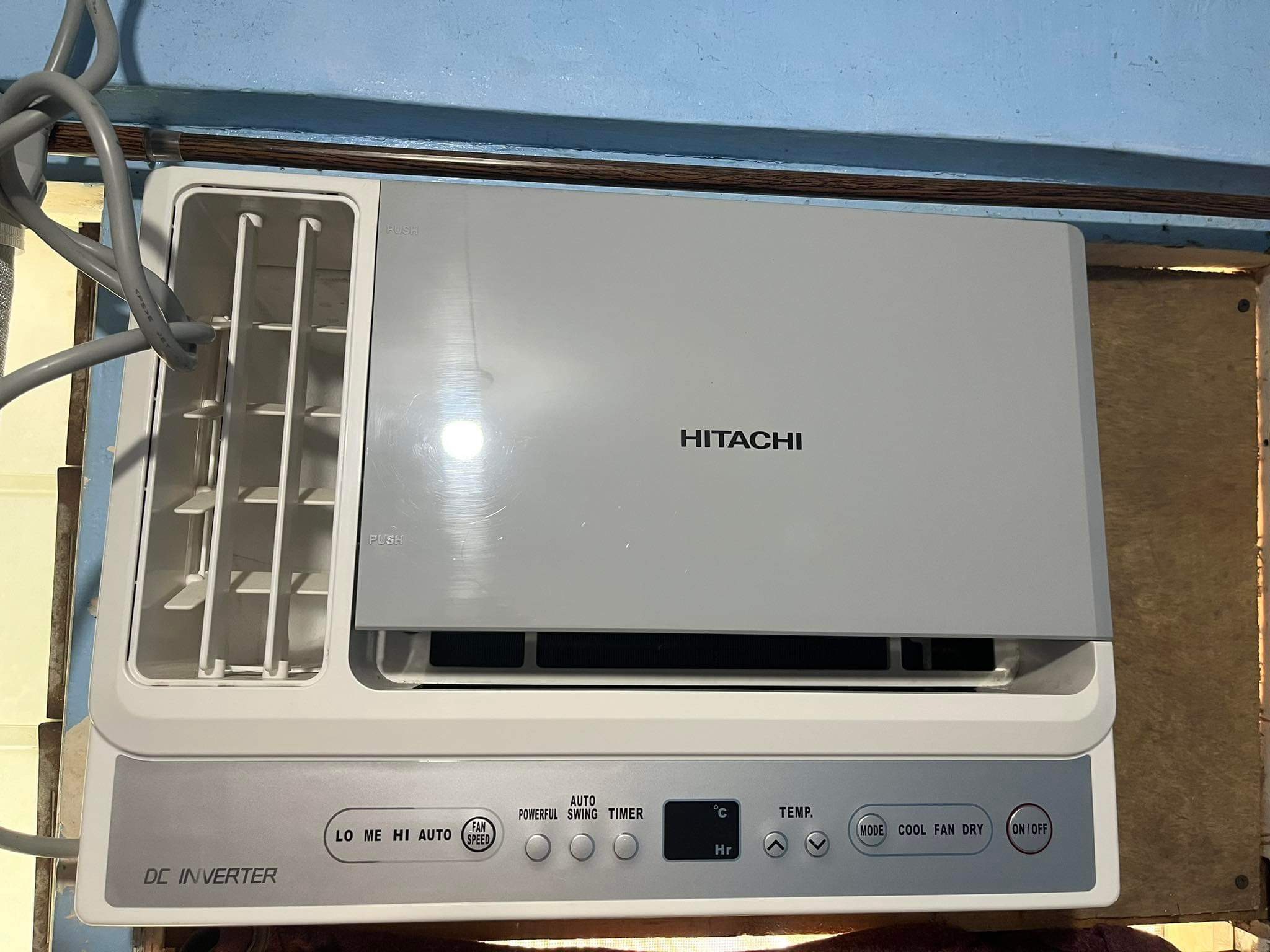 Hitachi Window-Type Aircon photo