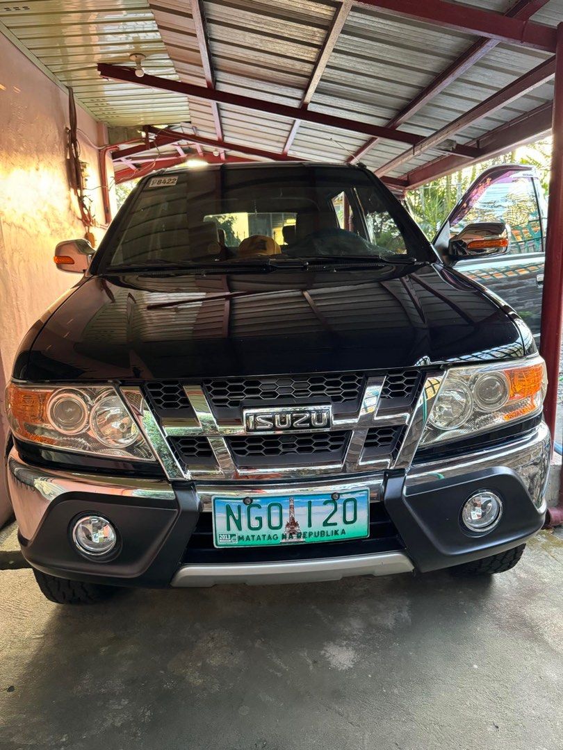 Isuzu Crosswind 2010 MT photo