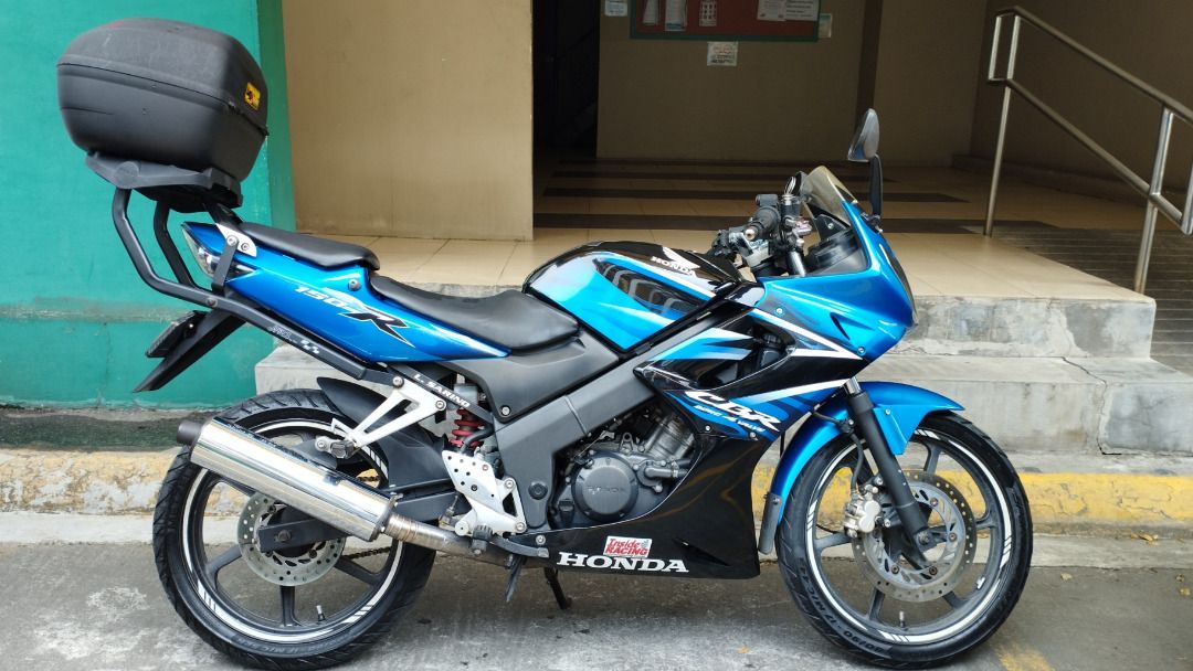 2010 Honda CBR150r V1 photo