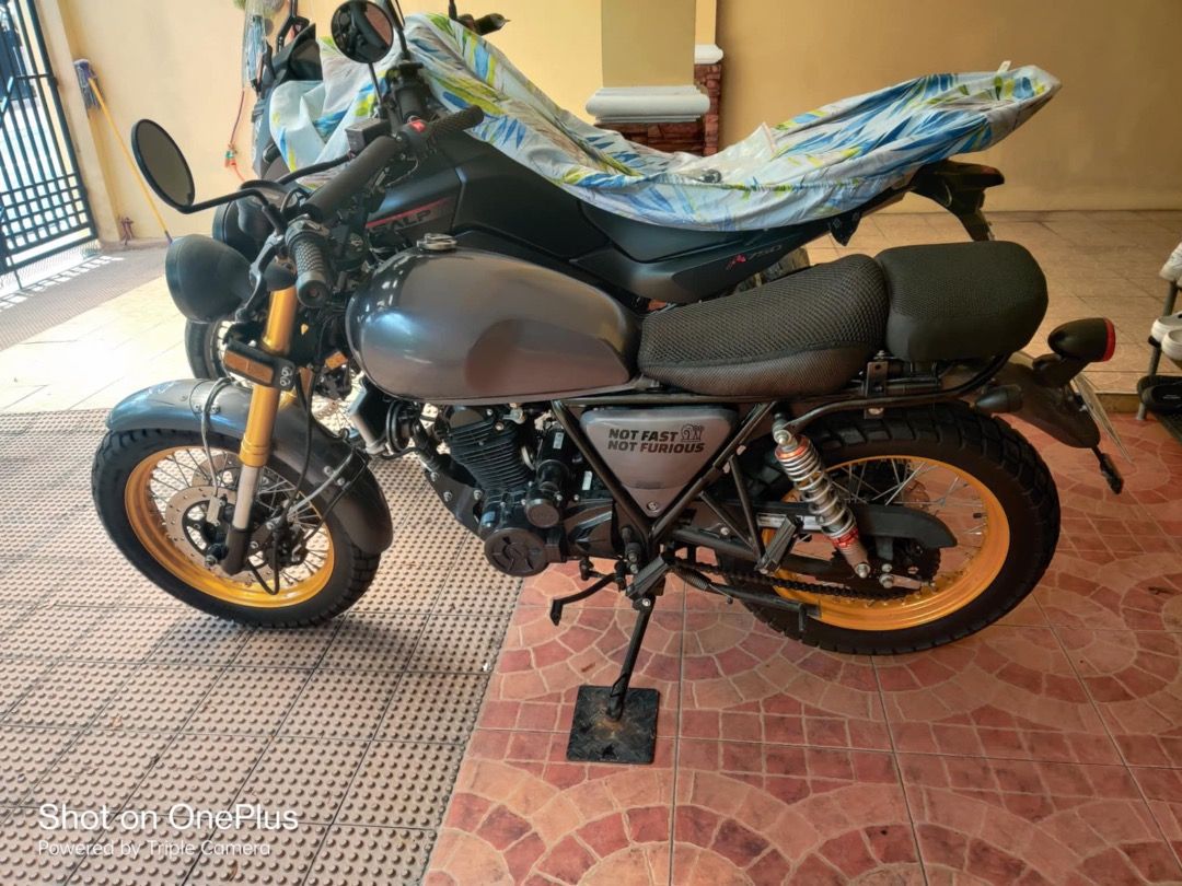 Rusi Classic 250 Carb 2021 photo