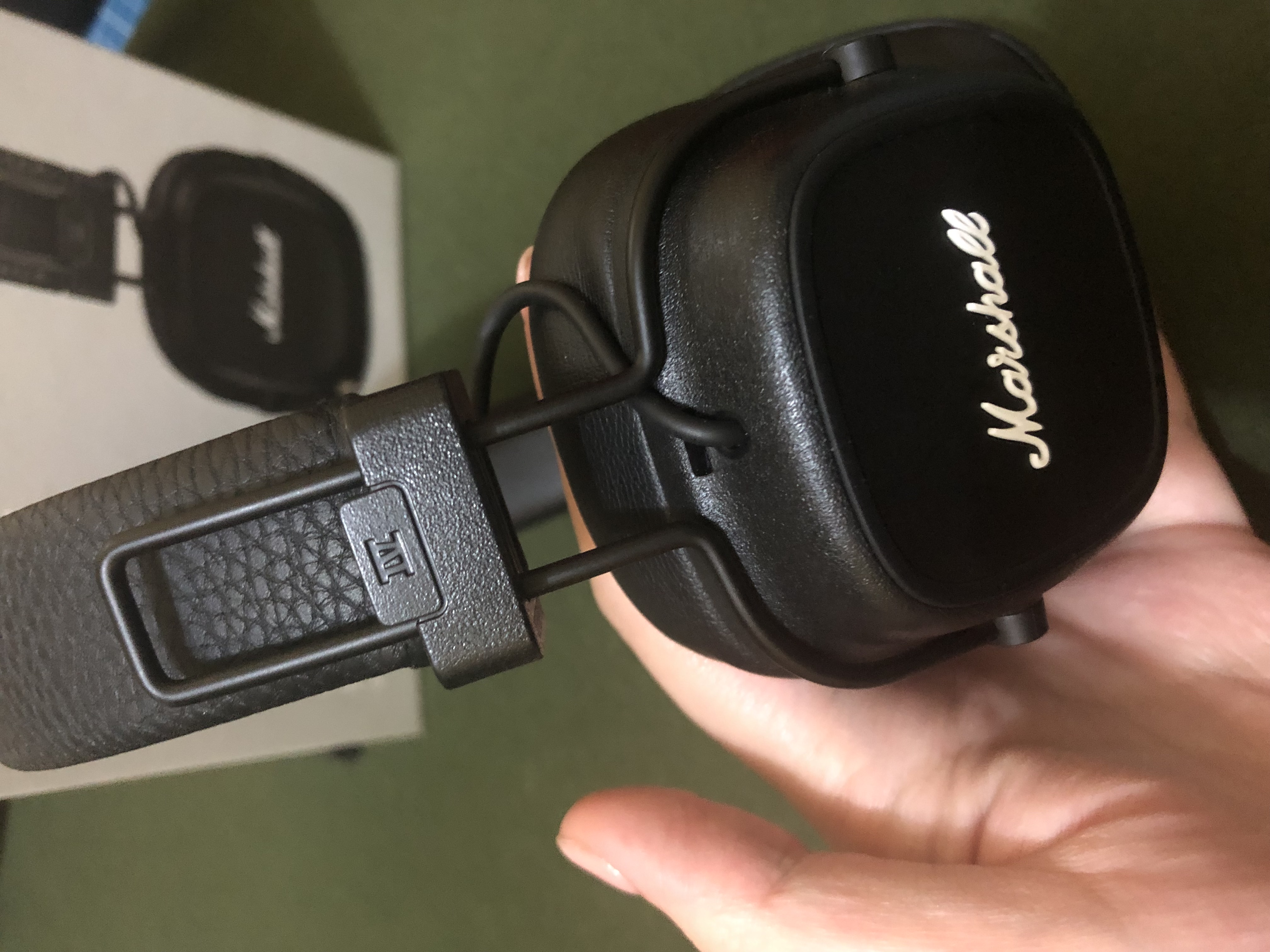 Marshall Major IV Bluetooth Headphones photo
