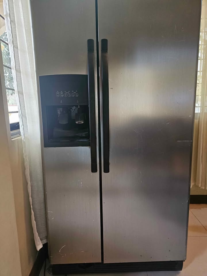 Whirlpool 2 door Side by Side Ref (22 cu ft) photo